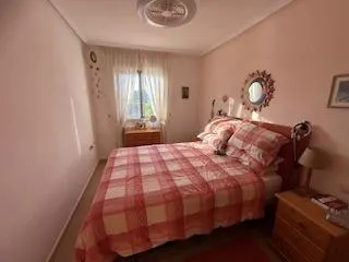 Amplia Propiedad de 3 habitaciones con Vistas a la Montaña — 12