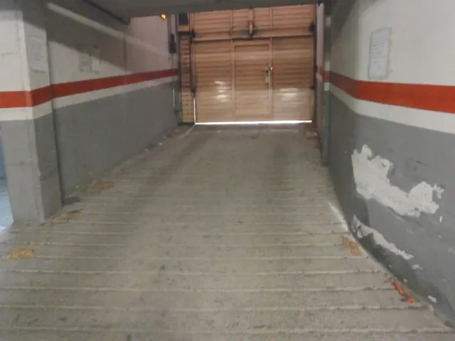 PLAZA DE PARKING EN SANT ANDREU DE LA BARCA A 20' DE BARCELONA — 3