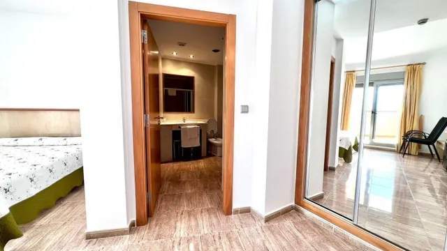 Local comercial 33 habitaciones en venta - Pueblo 8 — 17