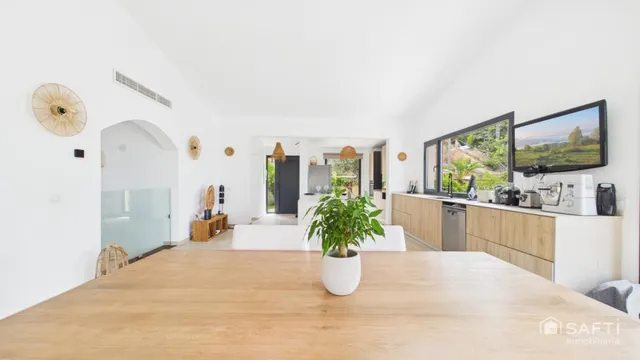 Algunas casas se visitan… otras se sienten — 16
