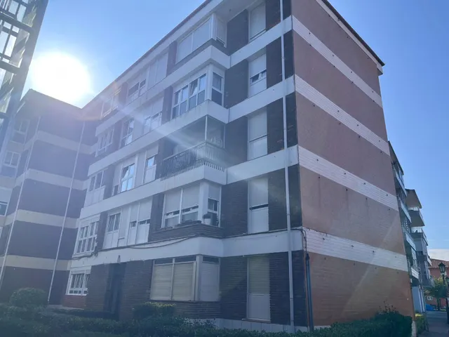 PRECIOSO PISO JUNTA A LA RIA DE COLINDRES DE 3 DORMITORIOS — 37