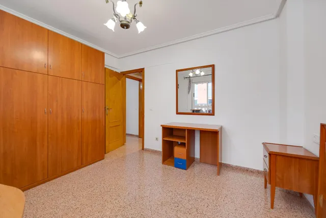 4 Dormitorios 2 baños  vivienda grande — 15