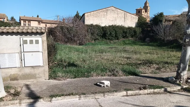 Parcela urbana a 15 km de Huesca
