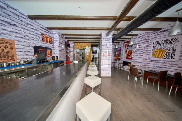 Oportunidad de bar en el corazón de Granada - foto 4