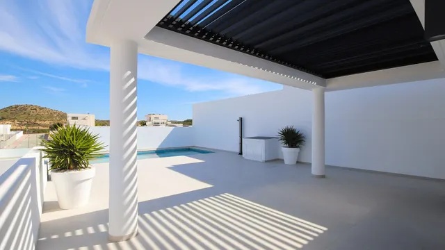 Villa de 4 dormitorios y piscina privada en Ciudad Quesada, Alicante — 37