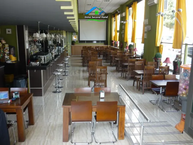 LOCAL COMERCIAL EN CASCO HISTÓRICO - foto 2