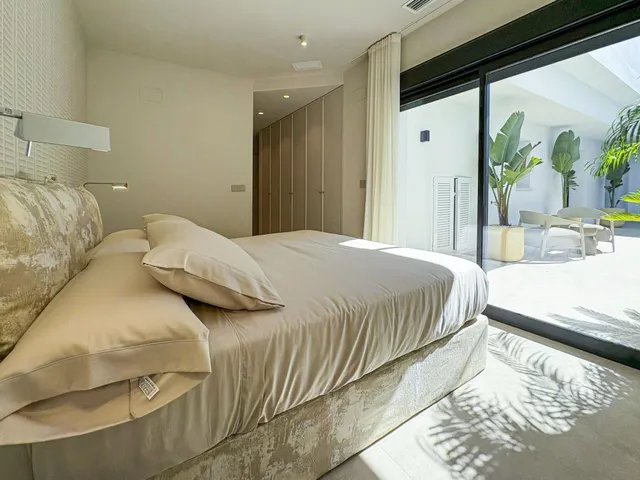 Moderna villa de lujo con 4 dormitorios y piscina privada con vistas a la montaña en Ciudad Quesada(Alicante) — 11