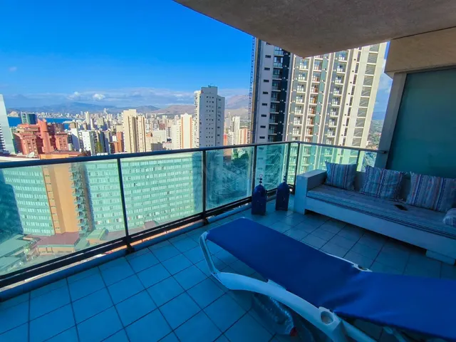 Amplio piso de 2 dorm. en la emblemática y moderna Torre Lug - foto 3