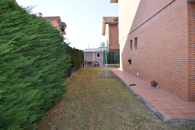 Bajo con jardin en Penagos — 12