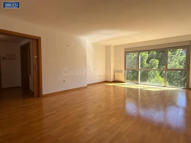 INMOBILIARIA ARBETETA VENDE PISO DE TRES habitaciones CON PI - foto 3