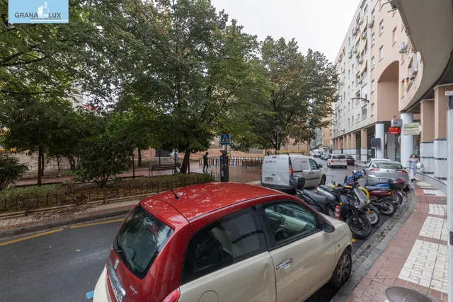 Local comercial en venta en calle agustina de aragón — 21