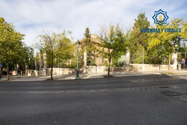 SE VENDE TERRENO URBANO PLURIFAMILIAR ZONA REAL DE CARTUJA Y JARDINES DEL TRIUNFO — 24