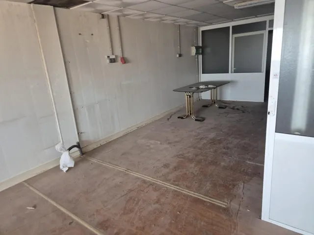 Se alquila nave en Elda — 23