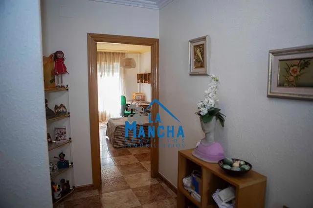 *595.000€* inmobiliaria la mancha vende casa en el barrio de san pablo de Albacete — 44