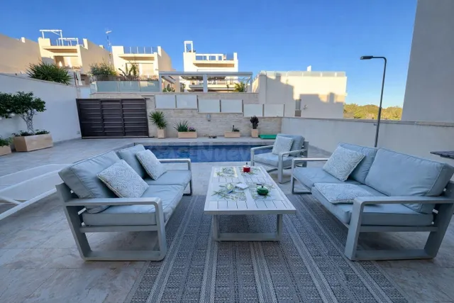 Descubre tu Villa de Lujo en Villamartín, Orihuela Costa ✨ - foto 4