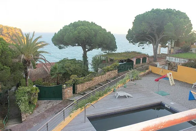 Preciosa villa en 2 línea de mar!