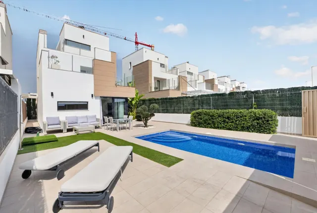 Villa 3 habitaciones 178m² en venta - Urbanizaciones — 3