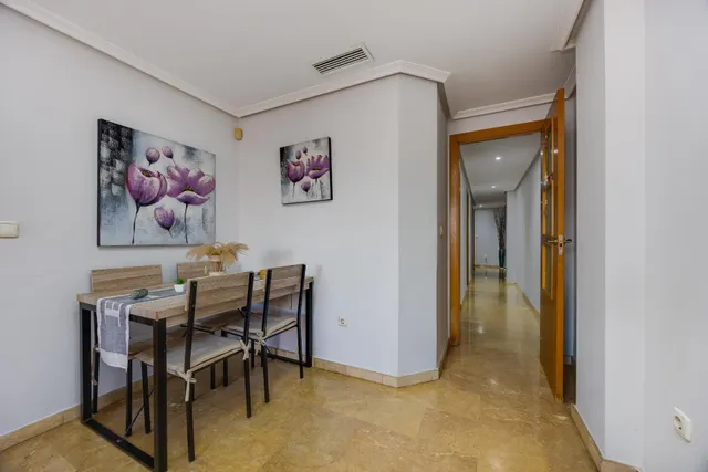 Espectacular Apartamento de 3 dormitorios en el Centro de Torrevieja — 10