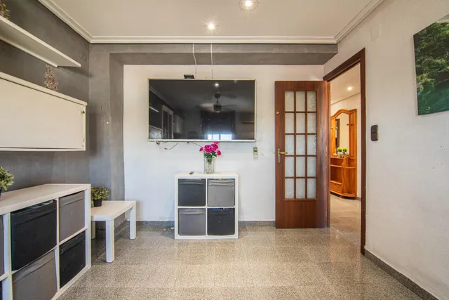 3º sin ascensor, de 3 habitaciones, 1 baño y balcón — 13