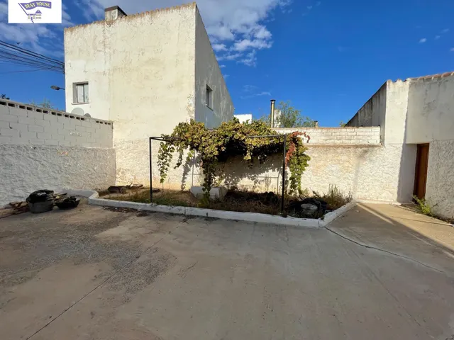 Amplia Casa de Pueblo en Aguas Nuevas con Potencial Único — 5