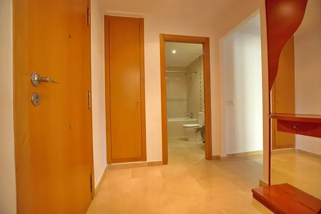 Espacioso apartamento de 3 dormitorios con vistas al mar en Jávea — 14