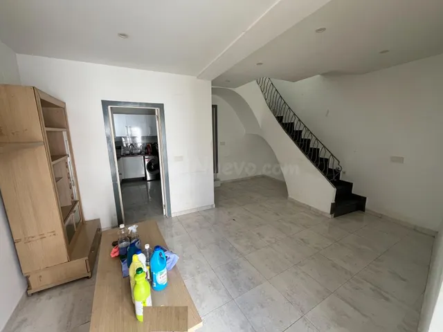 GRAN CASA TIPO DÚPLEX CON GARAJE EN ADRA