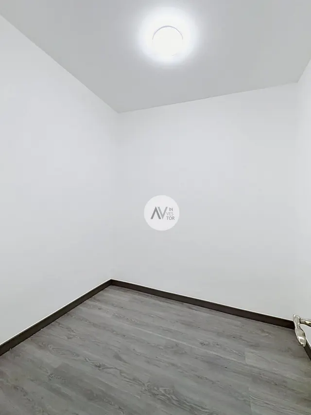 El Raval, reformado, con luz y balcones. Una oportunidad real — 19