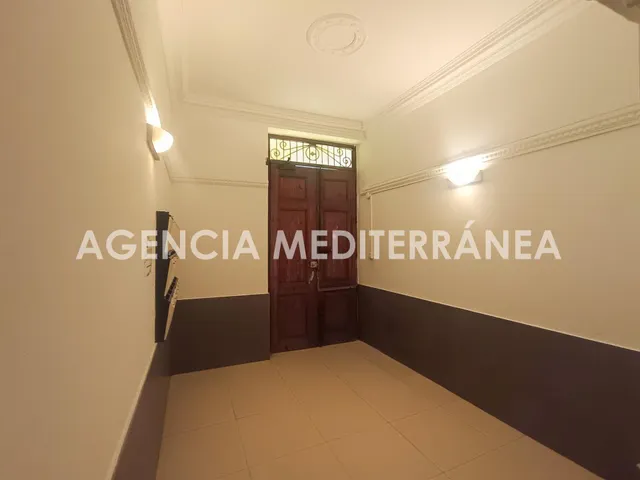 Piso en Alquiler Temporal en Ruzafa con reforma que respeta la arquitectura tradicional de la zona y con mucha luz — 23