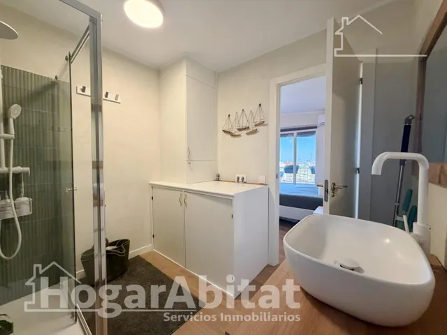 Espectacular reforma y excelente ubicación en este luminoso piso con balcón — 24