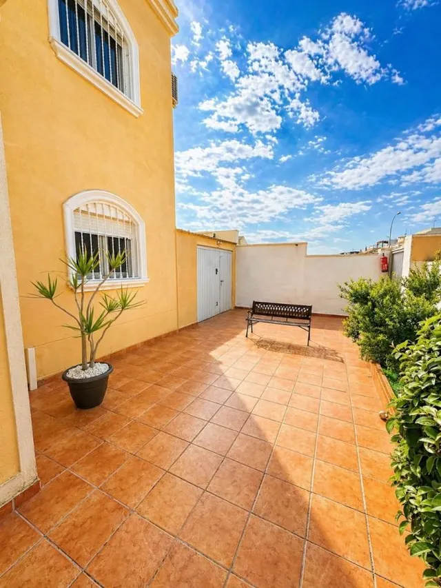 Villa 3 habitaciones 86m² en venta - Parque las naciones — 44
