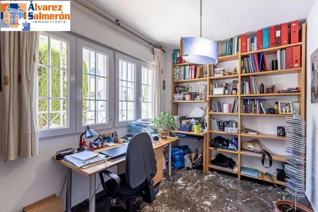 CASA PAREADA EN LA ZUBIA CON PISCINA, ZONA DE BARBACOA Y JARDÍN — 9