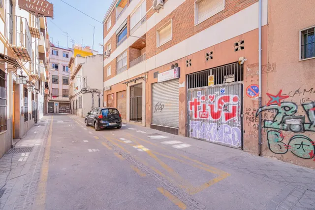Local en el Corazón de Granada - Ideal para Cocheras — 22