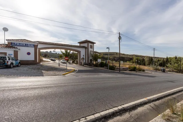 Terreno urbano de 1600 metros unifamiliar para realizar hasta 6 viviendas — 4