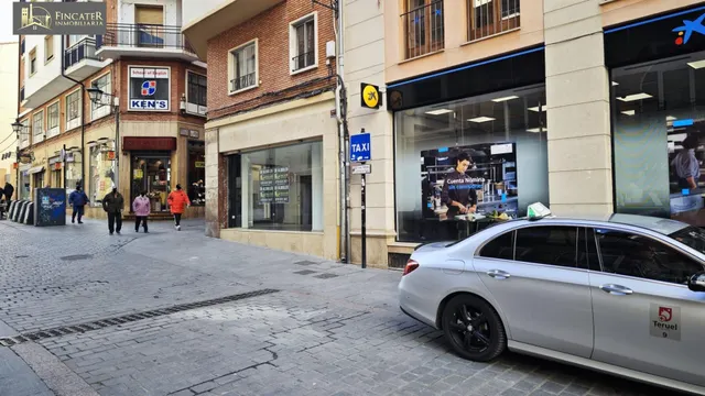 LOCAL COMERCIAL EN EL CENTRO — 10