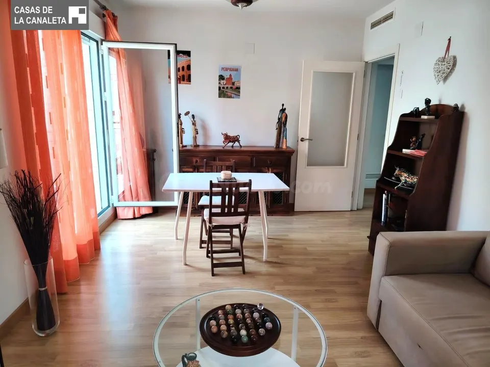 PISO CON GARAJE Y TRASTEROS AL LADO DEL PARQUE DE CABECERA