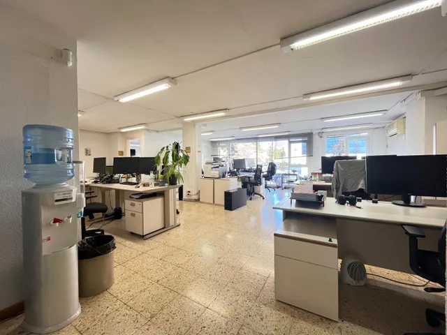 Espectacular local oficina con 170 m2 en Avenida Barcelona zona Esclat — 7