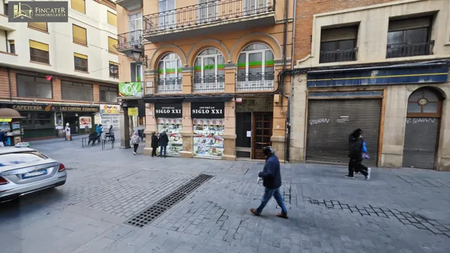 LOCAL COMERCIAL EN EL CENTRO — 9