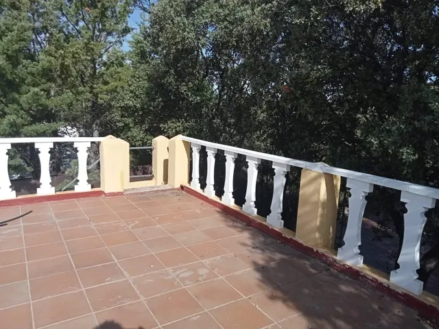 Chalet independiente de una planta con solárium, trastero y jardín consolidado — 20