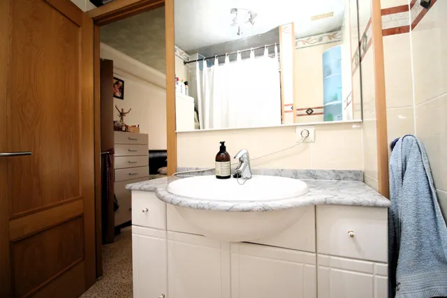 PISO EN VENTA EN ZONA SANTA CATALINA/INDUSTRIA — 26