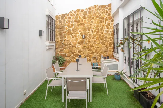 Espaciosa casa con encanto en el centro: elegancia, azotea y sótano en calle Murillo ✨ — 17