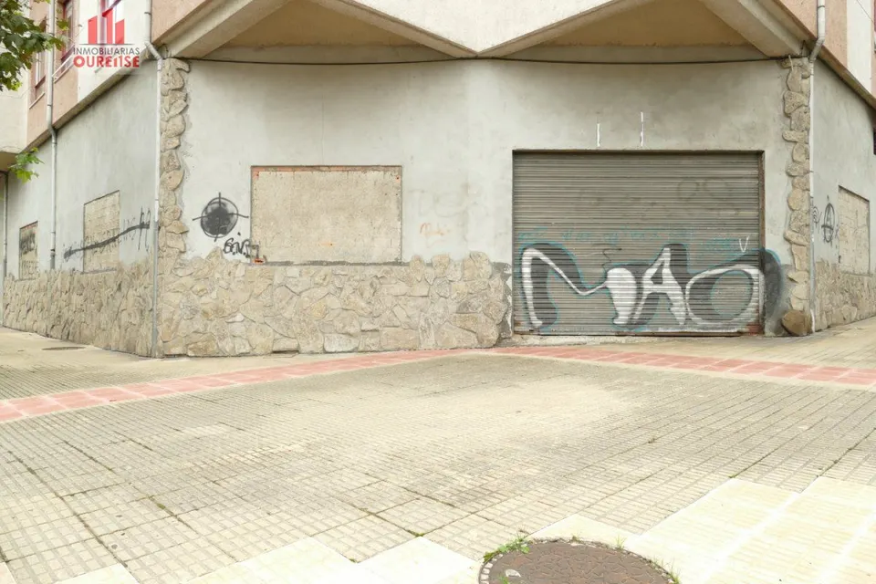 AMPLIO LOCAL COMERCIAL EN EL VEINTIUNO