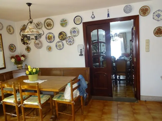 SE VENDE CASA SEÑORIAL PAREADA DE PIEDRA REFORMADA Y EN PERFECTO ESTADO EN PADRON — 12