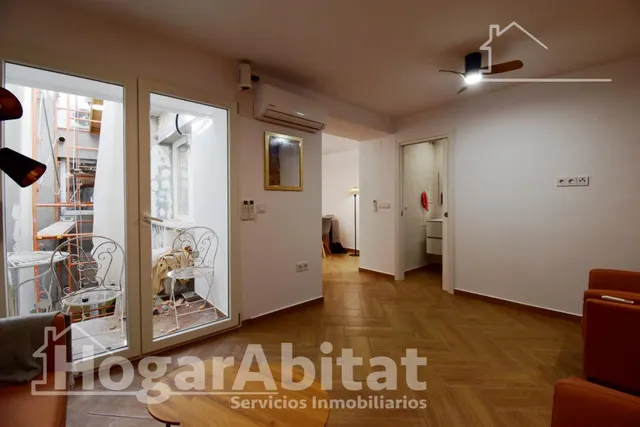 ESPACIOSA CASA SEMIRREFORMADA CON TERRAZA — 10