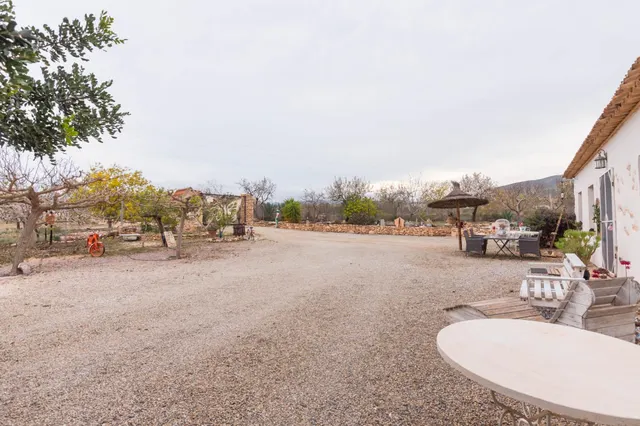 Se vende chalet único - Un rincón dónde habita el arte — 44
