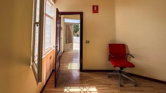 LOCAL COMERCIAL EN ESQUINA CON DOS FACHADAS | LOS OLIVOS, ADEJE — 10
