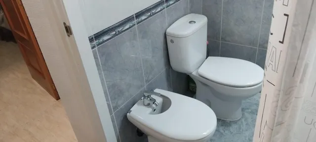 Junto a la Playa del Postiguet: Local Comercial y Vivienda en Primera Línea — 22
