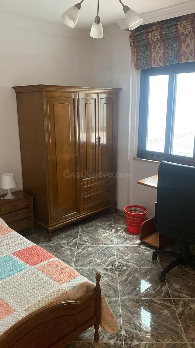 AMPLIO PISO DE 4 habitaciones EN CALLE DOCTOR PAREJA YÉBENES - foto 3