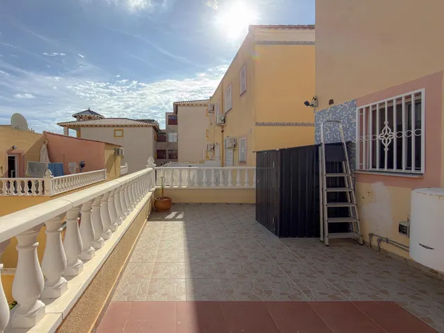 Magnifico chalet pareado totalmente reformado y con piscina comunitaria — 31
