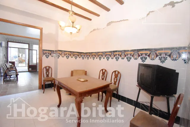 ¡Hazla a tu gusto! Gran casa para reformar con terraza y balcón, cerca del ayuntamiento — 7