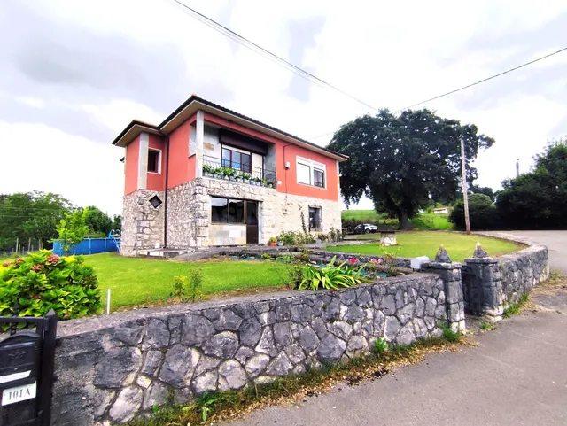 Casa independiente con mas de 2.000m2 de terreno